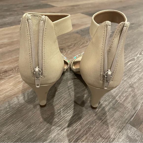 STYLE & CO. Phillys Two-Piece Evening Sandals in Gold Metallic Size 9.5 - Picture 7 of 9